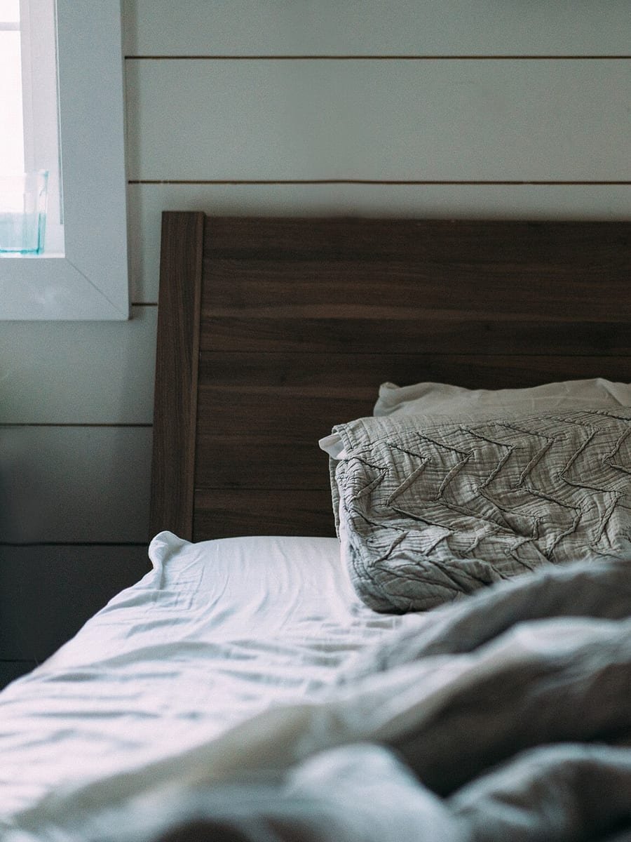 Cama, Mesa e Banho 1ª Linha